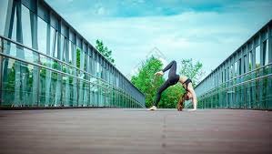 CBA：浙江男篮险胜青岛